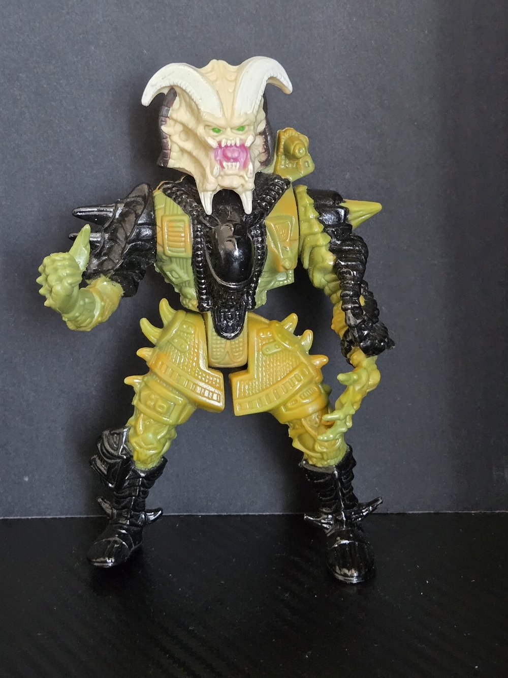 Vintage 1994 Stalker Predator Series 3 Kenner Action Figure